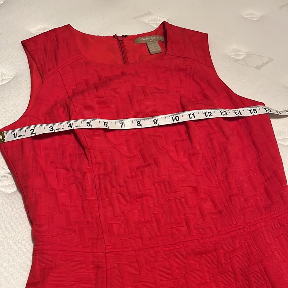Banana Republic Sleeveless Red Sheath Silhouette. Preloved - Picture 6 of 9